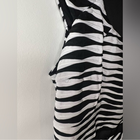 Betsey Johnson - Black and White Fit and Flare Dress - Size 8 - Picture 4 of 8